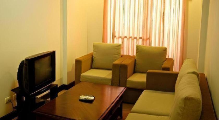 D' Leonor Hotel Davao Экстерьер фото